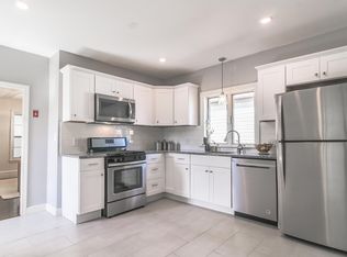 20 8th St, Taunton, MA 02780