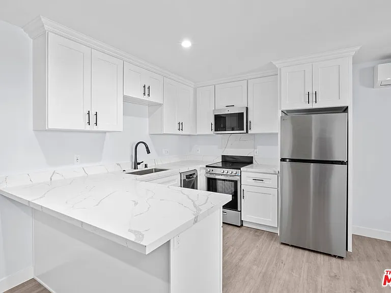 1518 1/4 Stearns Dr — Photo 19