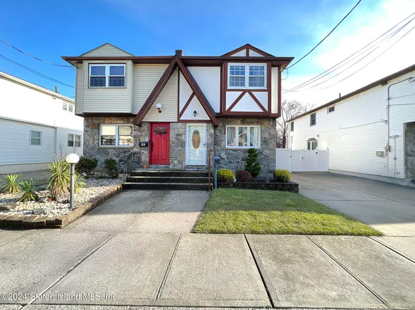 24 Behan Ct, Staten Island, NY 10306