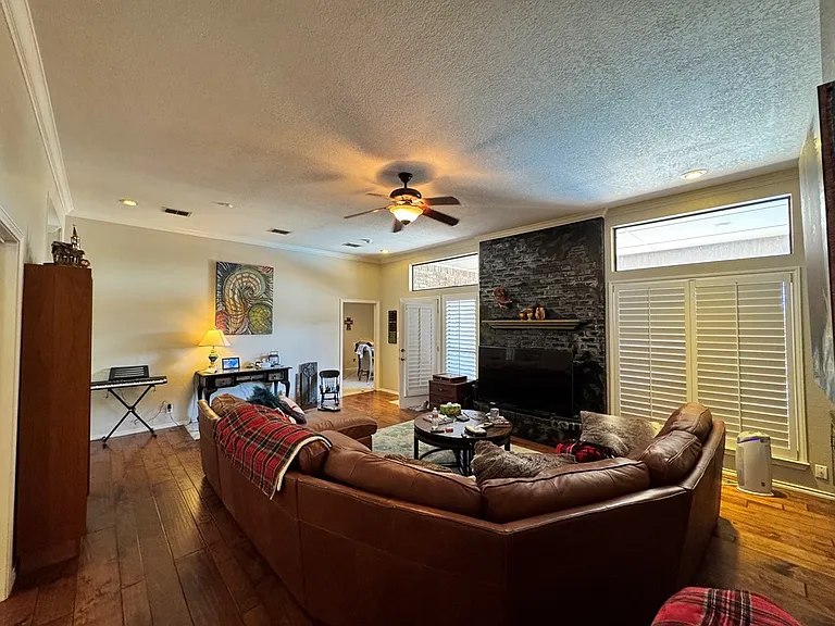 4117 Springfield Ct — Photo 11