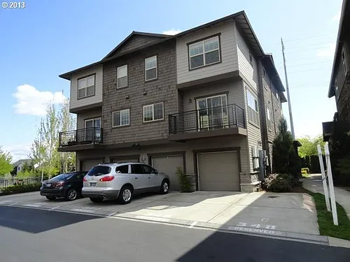 8910 NE Brentford Way Photo 1