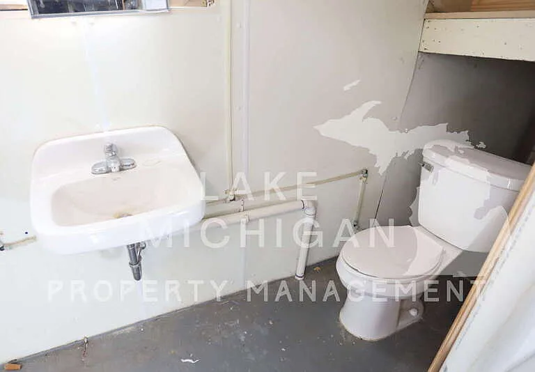 533 E Central Ave — Photo 13
