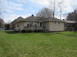 647 W Palatine Rd, Palatine, IL 60067