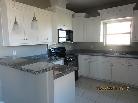 3rd image of 23253 Grapefruit Ave
