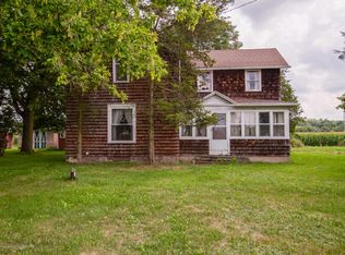 500 N Hartel Rd, Potterville, MI 48876