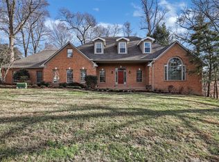 8 Rivers Run Way, Oak Ridge, TN 37830