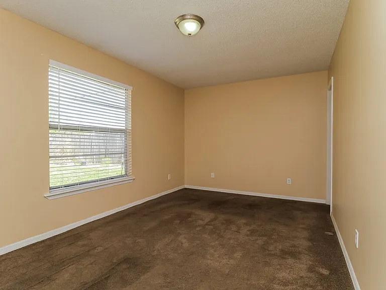 3341 Sky St — Photo 10