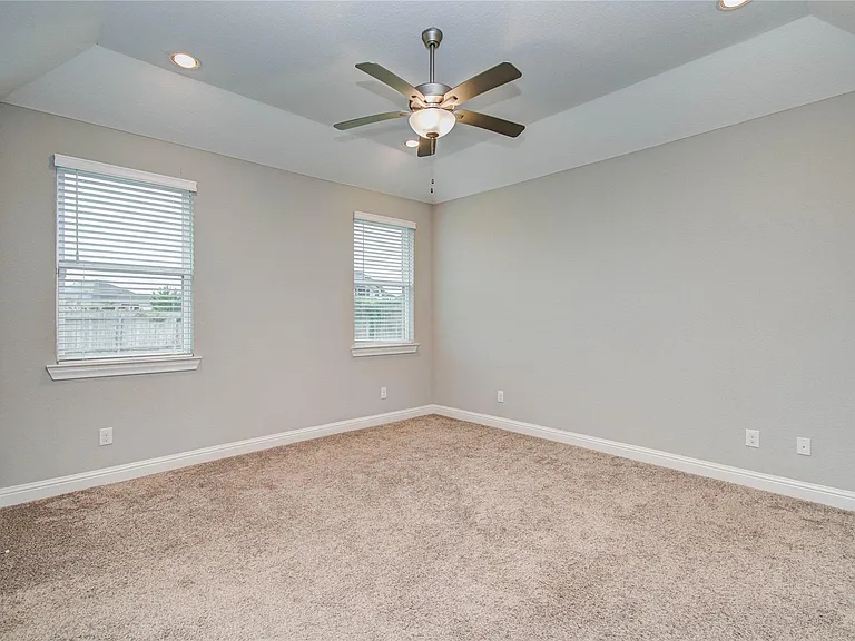 19029 Villa Ln — Photo 24