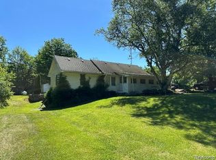 5820 Mack Rd, Howell, MI 48855