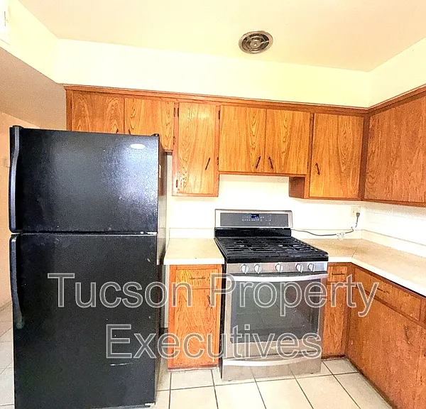 8922 S Nogales Hwy — Photo 3