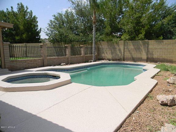 Pool & Spa