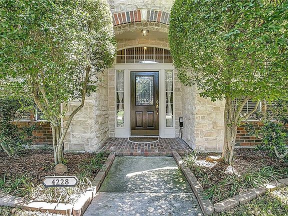 3rd image of 4228 Lavaca Dr