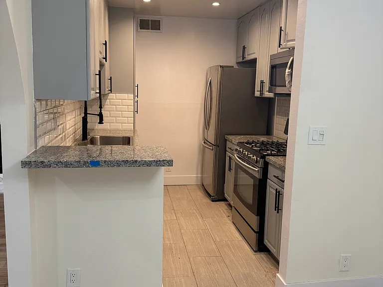 4429 Saugus Ave #3 — Photo 5
