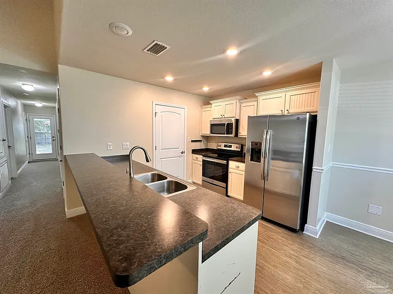 13 Elegans Ave — Photo 4