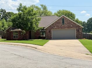 5541 Blake Ln, Springdale, AR 72762