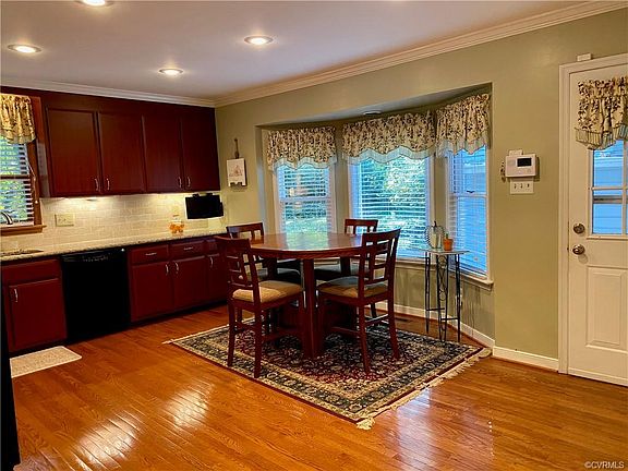 3rd image of 8231 Marwood Dr