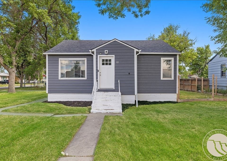 1st image of 12 Macarthur Ave