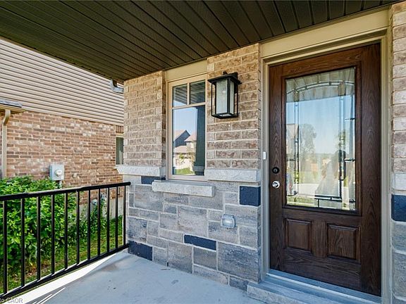 5th image of 143 Stonebrook Way NE