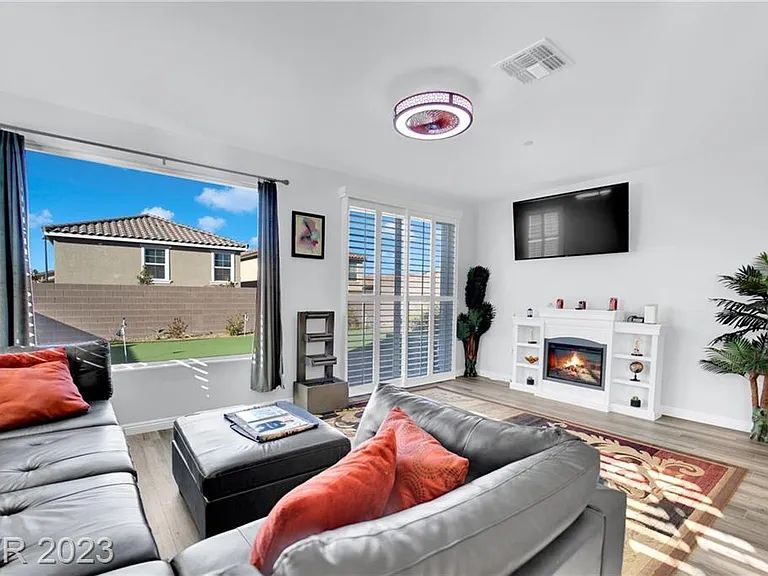 3496 Calentina Ave — Photo 32