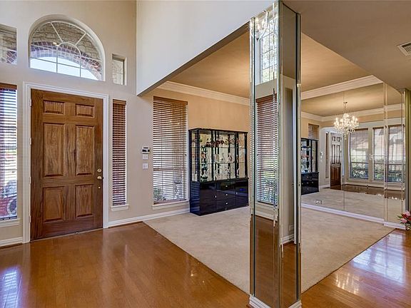 5th image of 1002 Creekwood Dr