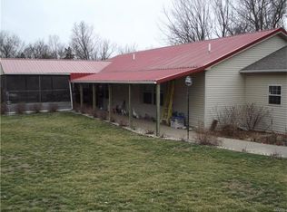6582 Copperhead Ln, Palmyra, MO 63461