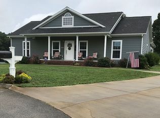 3427 Red Dr, Morristown, TN 37814