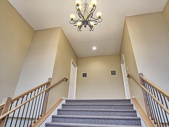 4th image of 5740 Gateway Blvd #201
