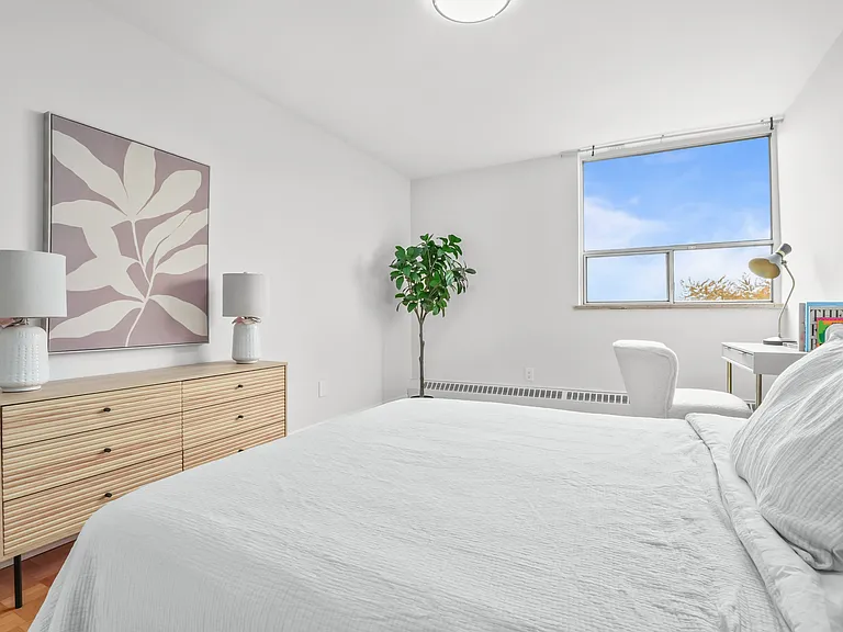 41 Warrender Ave #2 BD — Photo 9