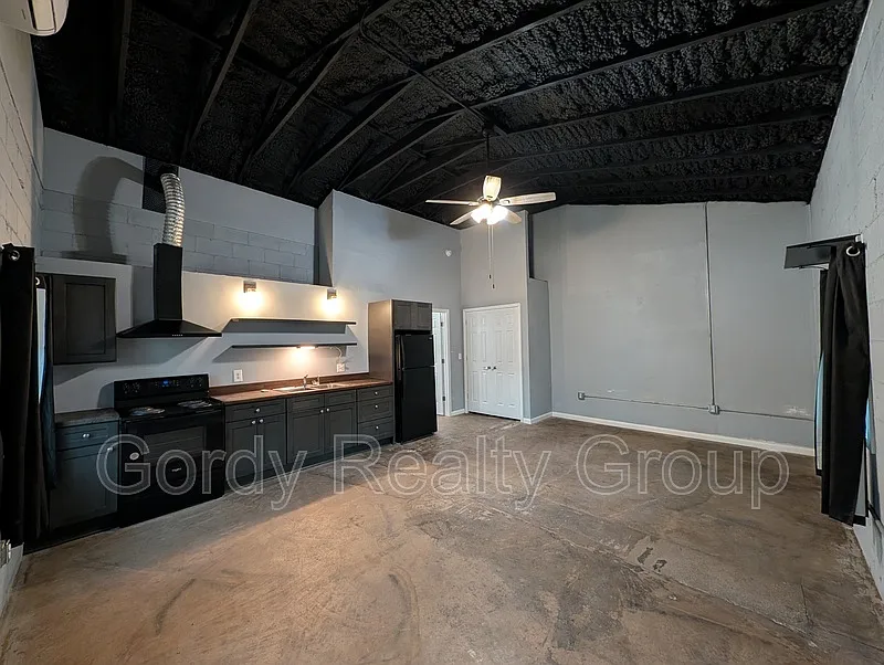 Building Photo - 2807B Bertram St