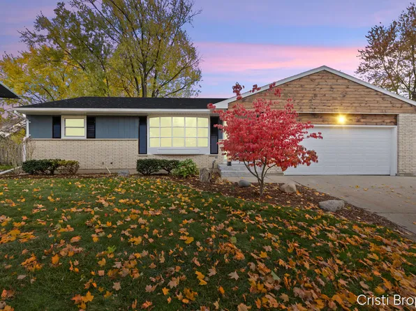 2538 Berwyck Rd SE, East Grand Rapids, MI 49506