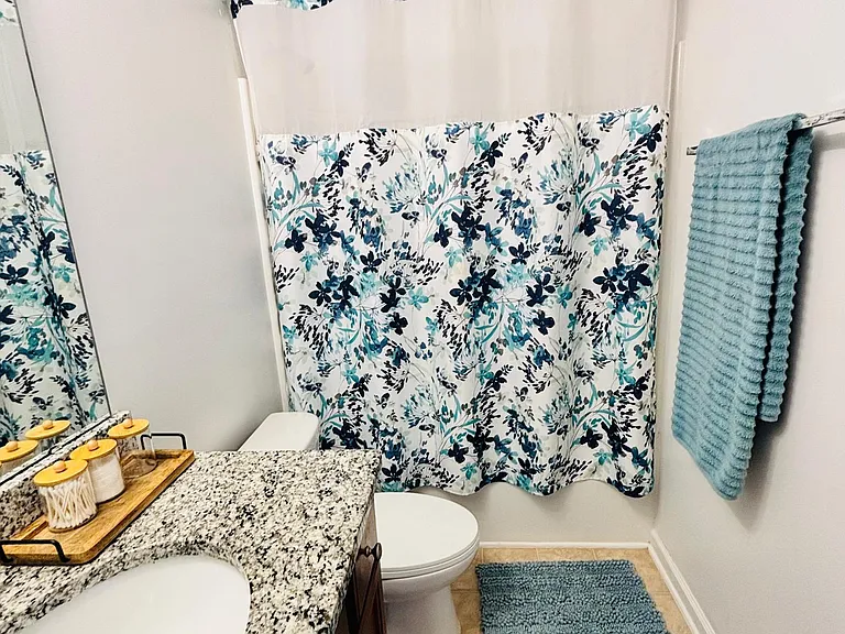 210 Lynchwick Ln — Photo 12