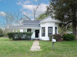 917 College St, McComb, MS 39648