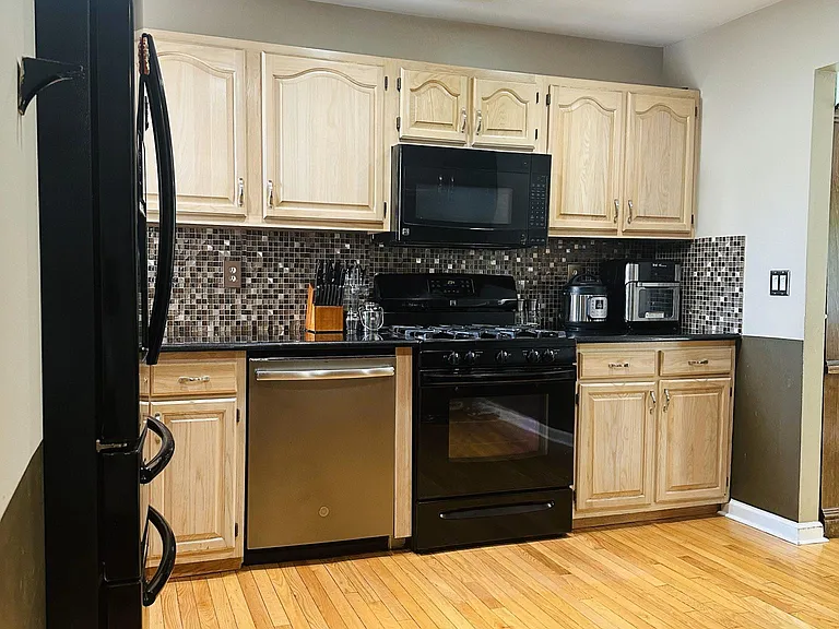 2 Russell Ct — Photo 10
