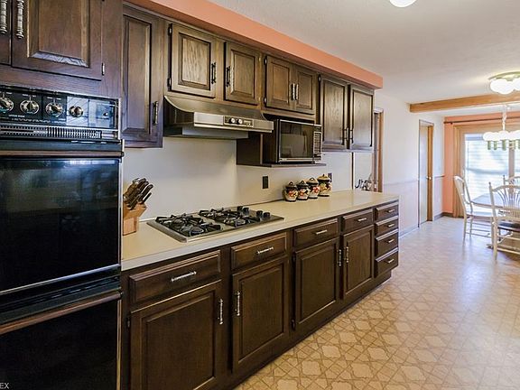 5th image of 6540 Kingswood Dr