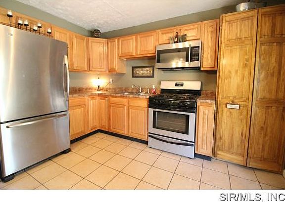 5th image of 17 Wilson Park Dr