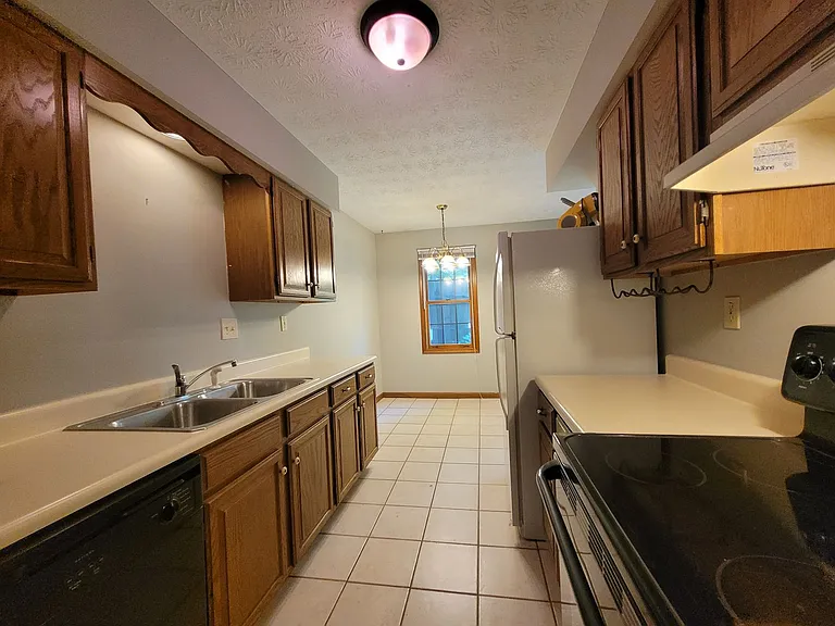 4333 Frontenac Dr — Photo 6