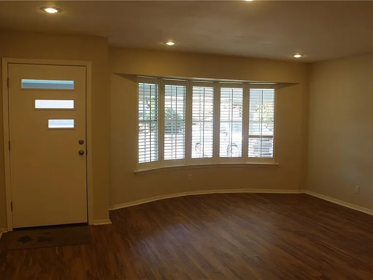 3006 Maplelawn Cir — Photo 5