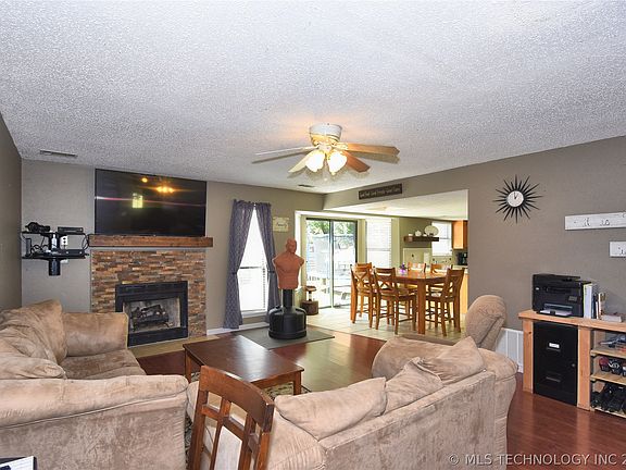 3rd image of 218 S 164th East Pl