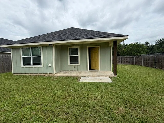1209 N Houston Ave — Photo 9