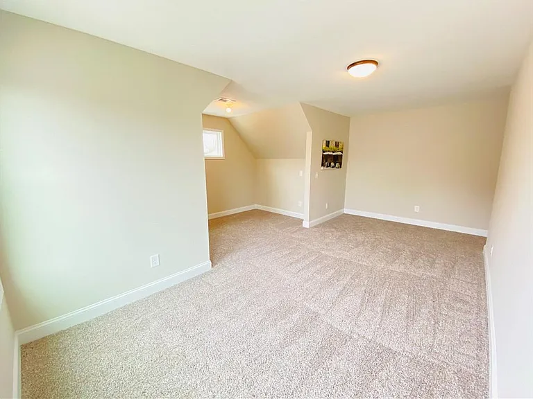 6960 Diana Cir — Photo 41