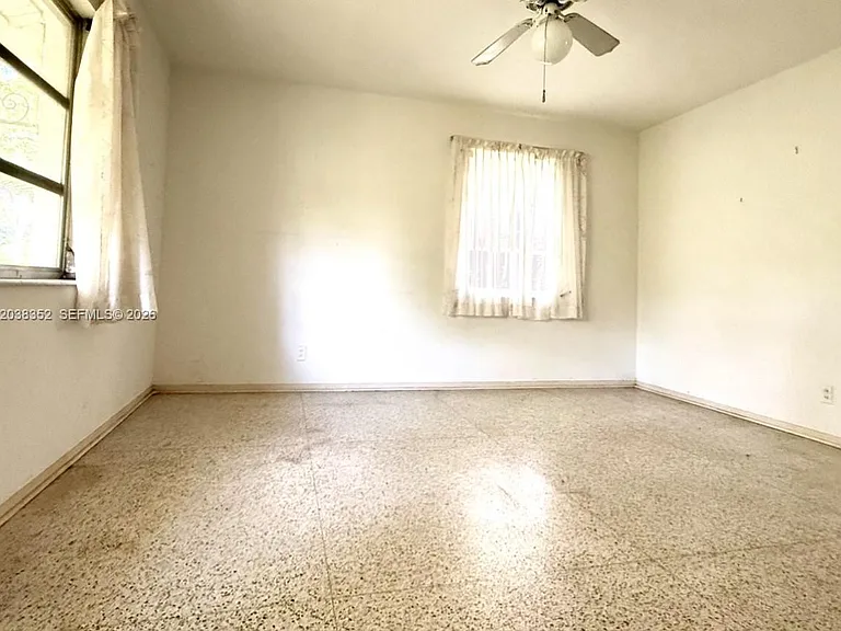 1235 Jefferson St — Photo 25