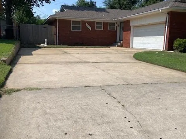 5704 NW 62nd St, Warr Acres, OK 73122