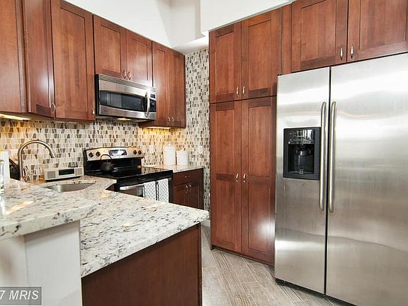 2nd image of 115 N Lee St APT 503