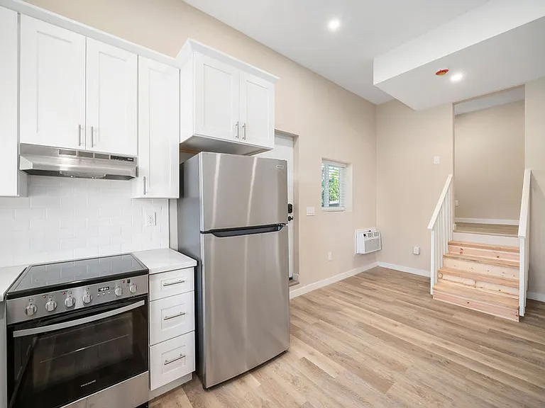 5353 Olmeda Ave — Photo 9
