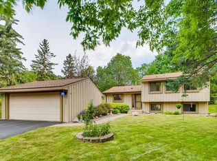 11270 Red Fox Dr, Osseo, MN 55369