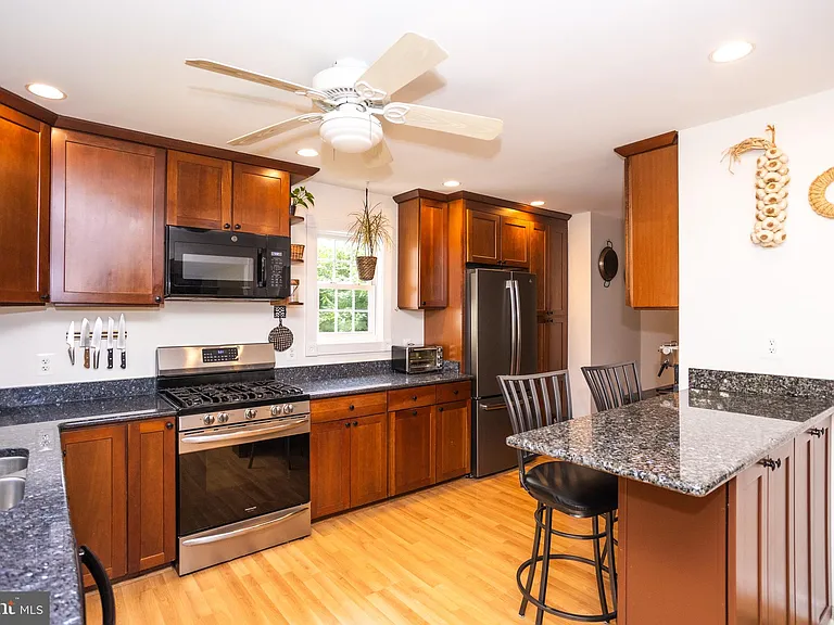 1207 N Livingston St — Photo 10