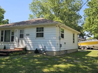 11102 82nd St, Pleasant Prairie, WI 53158