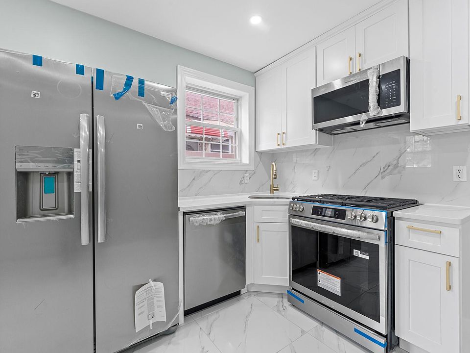 「覗くモノ」 2819 Schurz Avenue, Bronx, NY 10465 | MLS #881378 | Zillow
