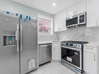 2819 Schurz Avenue, Bronx, NY, 10465