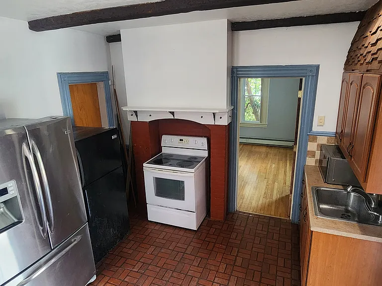 3 Myrtle Ave #1 — Photo 6